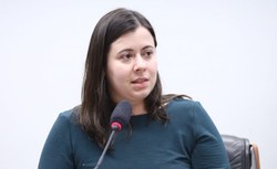 Comissão aprova medidas para inclusão de mulheres acima de 50 anos no mercado de trabalho