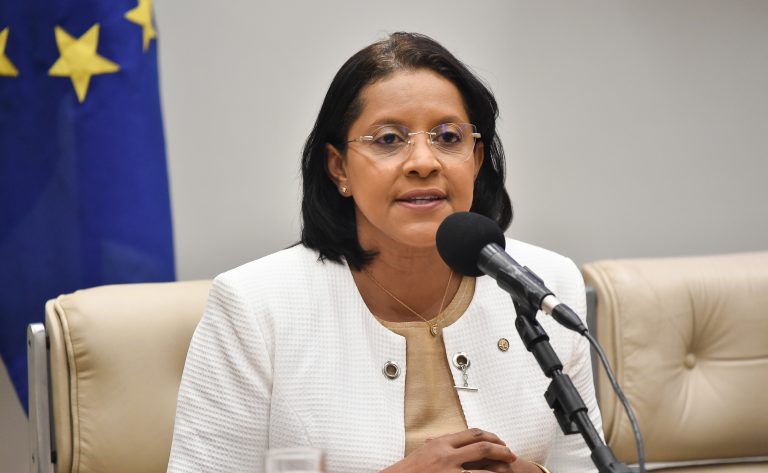 Comissão aprova proibição de usucapião por marido agressor quando mulher fugir de violência