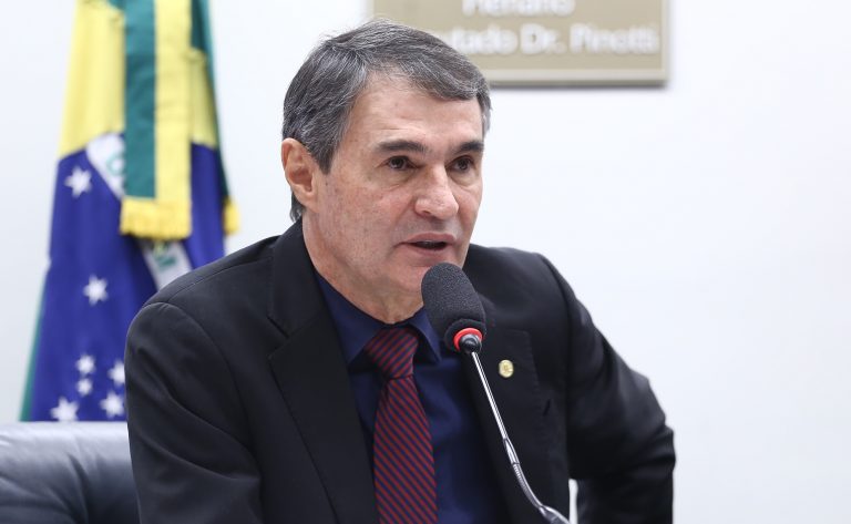 Comissão aprova projeto que inclui mulheres com deficiência em programa de Promoção da Saúde Menstrual  