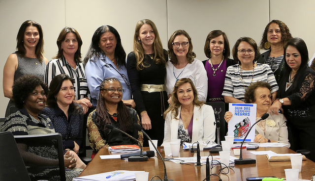 Deputadas e senadoras discutem ações para combater violência contra as mulheres