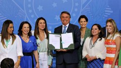 Deputadas participam de lançamento de programa federal de qualificação e emprego para jovens