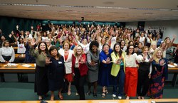 Deputadas participam de Seminário "Elas querem igualdade nos espaços de poder"