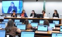 Especialistas e parlamentares defendem contratação de doulas para humanizar partos e combater violência obstétrica