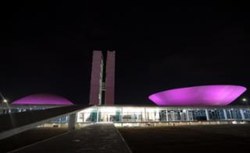 Iluminação especial do Congresso integra ações da campanha Outubro Rosa