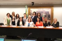 Parlamentares defendem maior participação de mulheres em empresas e entidades