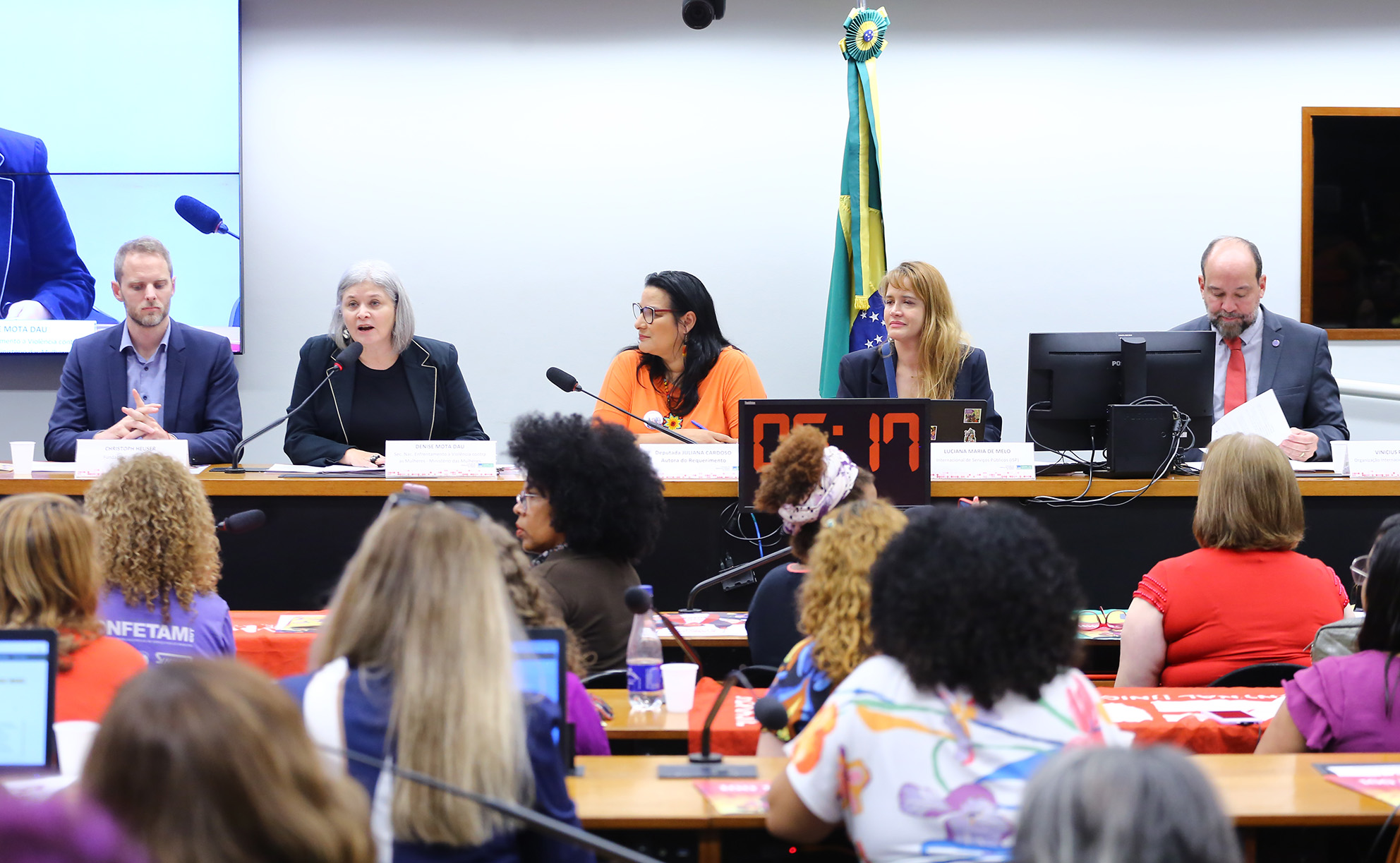 Participantes de debate cobram aprovação de tratado internacional contra violência no trabalho