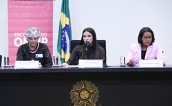 Projeto “De Olho nas Urnas” divulga dados sobre violência política e eleições municipais no 4º Encontro do ONMP