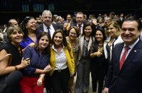 Plenário aprova urgência para projetos da Bancada Feminina