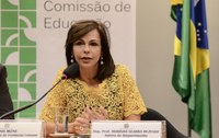 Professora Dorinha lamenta novo corte orçamentário na educação