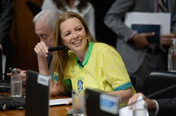 Proibição de recurso público a competição sem igualdade entre gêneros avança 