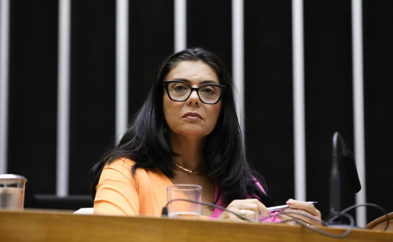 Projeto obriga condenado por violência contra mulher a participar de reeducação antes da liberdade