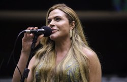 Proposta aumenta pena de injúria racial praticada contra mulher ou idoso 