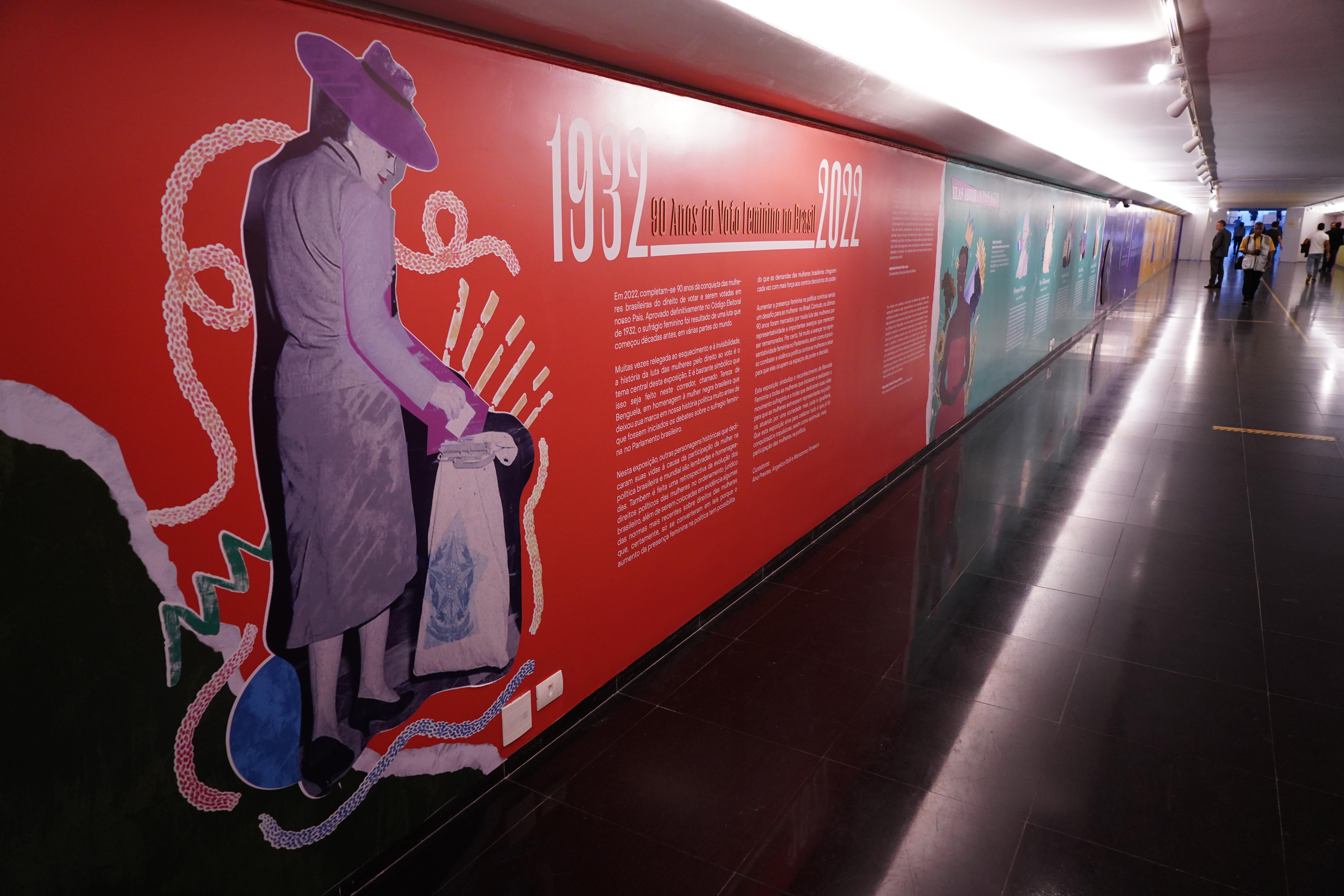 Prorrogada visitação à exposição sobre os  90 anos do voto feminino no Brasil 