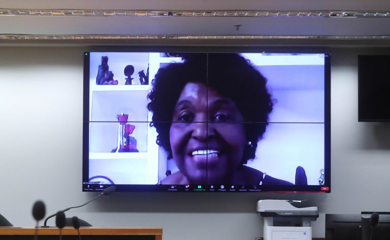 Secretaria da Mulher da Câmara relança monitoramento do Orçamento Mulher  