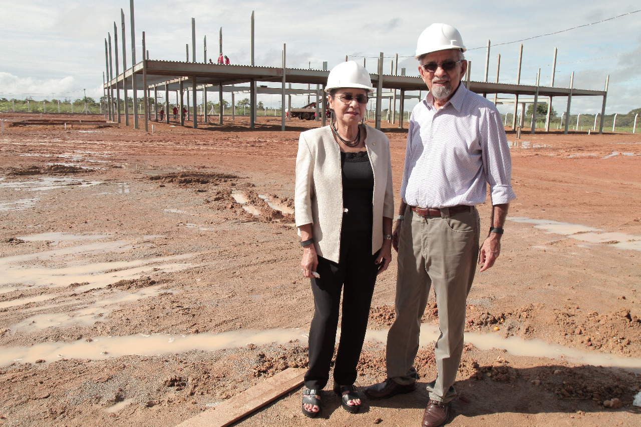 Senador Capi e deputada Janete constatam avanço na obra do Hospital de Barretos em Macapá