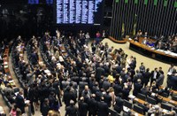 Câmara conclui votação de projeto de lei sobre terceirização