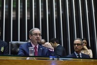 Eduardo Cunha afirma que regulação da mídia afeta democracia