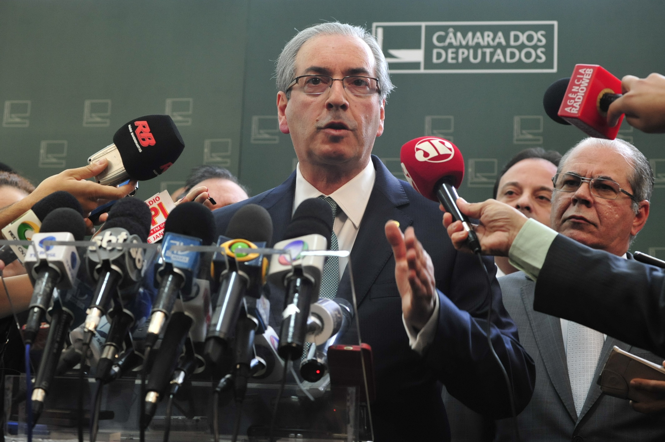 Cunha cria três CPIs para investigar BNDES, maus tratos contra animais e crimes cibernéticos