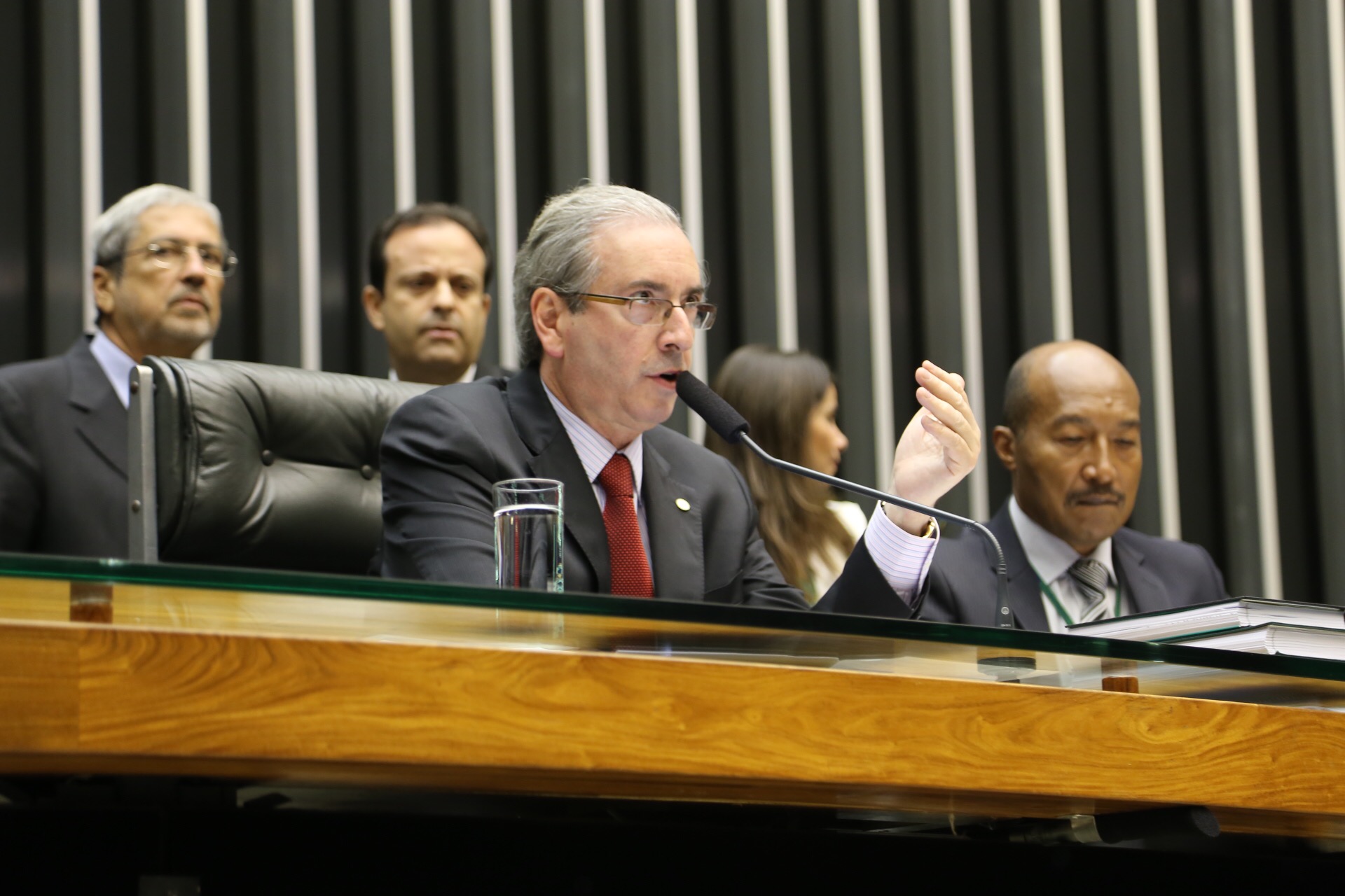 Cunha instala comissão para debater reforma do pacto federativo