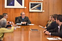 Cunha se compromete a incluir urgência para projeto sobre atropelamentos de animais na pauta do Plenário