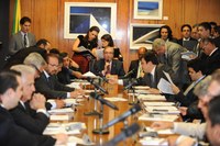 Edição de MP sobre salário mínimo foi negociada com Câmara e teve apoio da maioria dos líderes