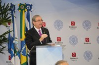 Eduardo Cunha reafirma prioridade para reforma tributária em evento com empresários no Rio