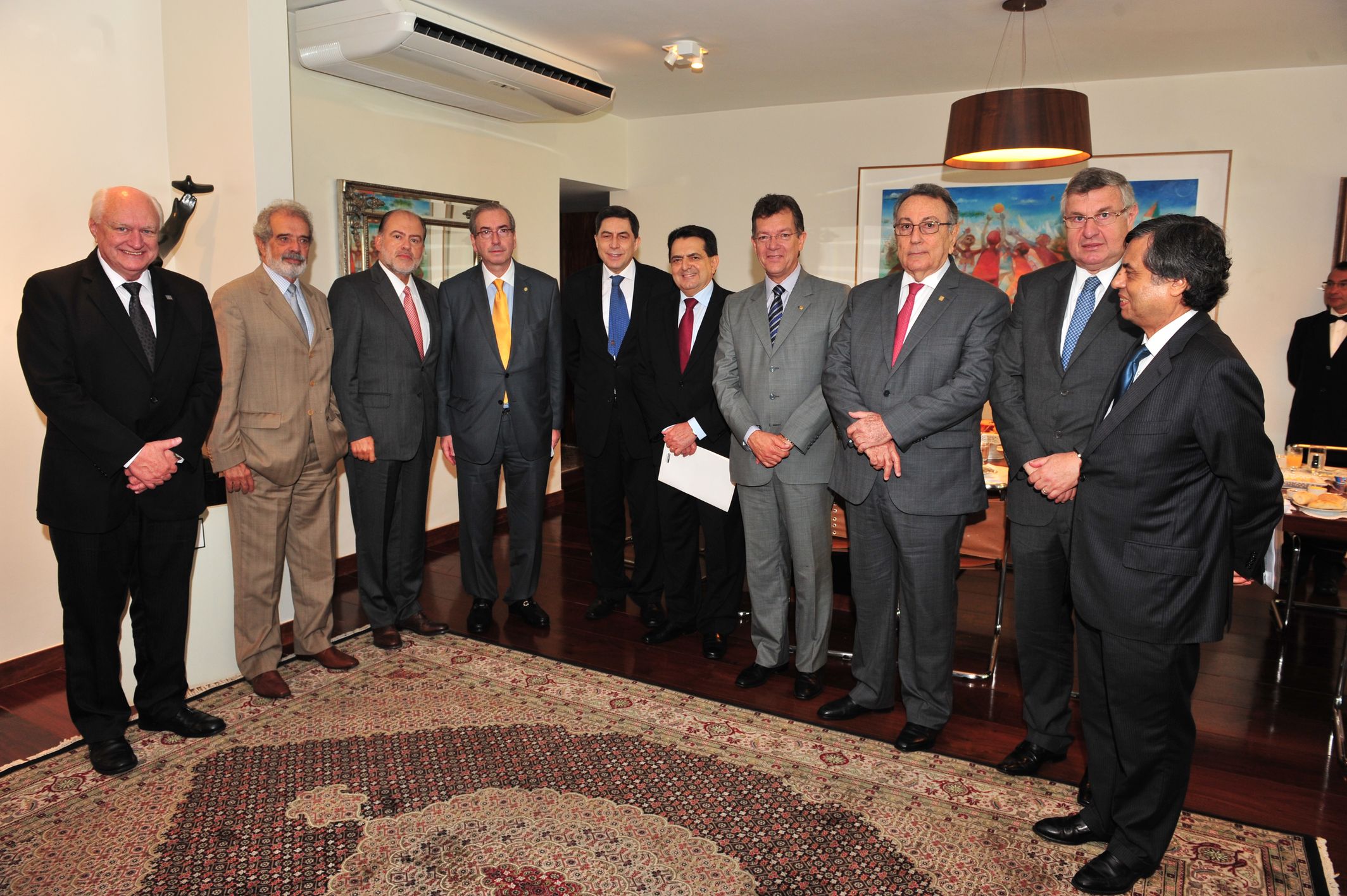 Eduardo Cunha se reúne com confederações patronais para discutir projeto sobre terceirização