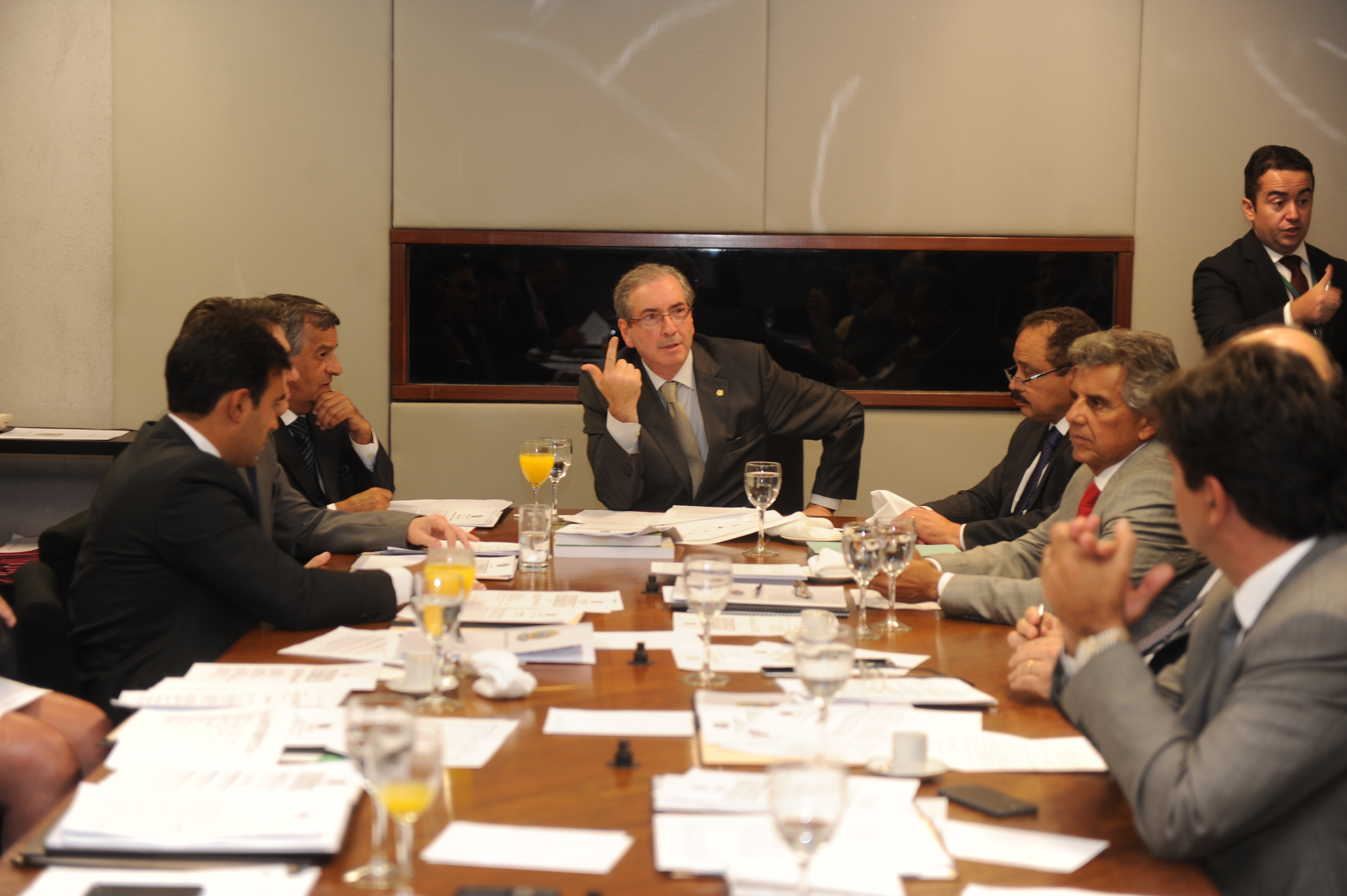 Mesa restringe justificativas para falta de parlamentares em votações