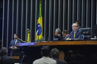 Eduardo Cunha elogia demissão de Cid Gomes do Ministério da Educação