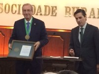 Presidente da Câmara recebe medalha de mérito da Sociedade Rural Brasileira