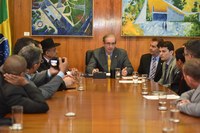 Presidente da Câmara recebe taxistas contrários ao aplicativo Uber