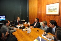 Agentes comunitários de saúde pedem votação de piso salarial da categoria