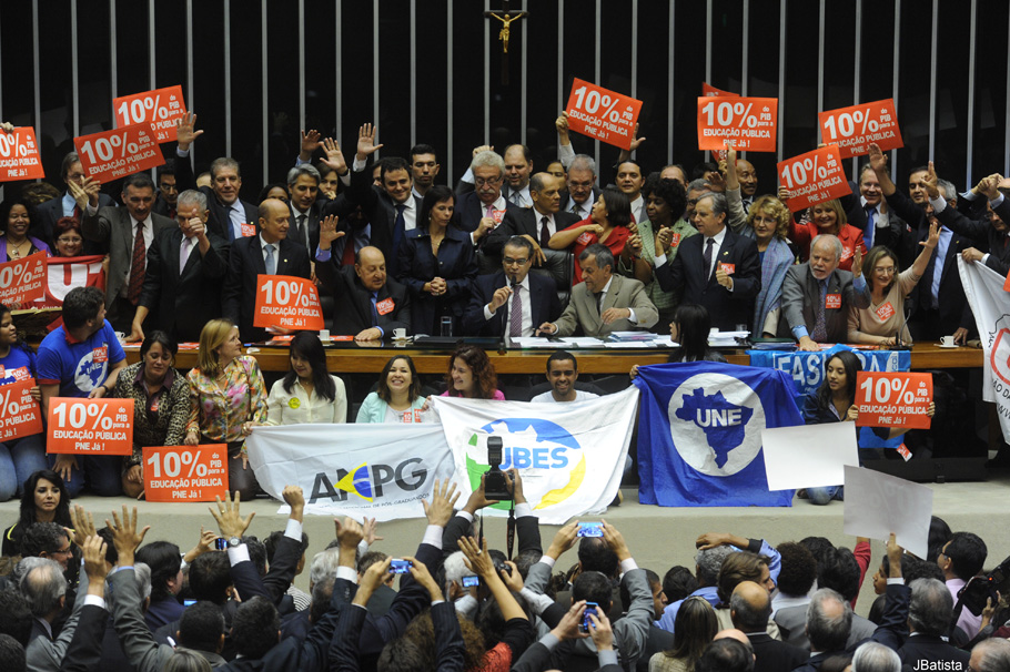Câmara aprova texto-base do Plano Nacional de Educação