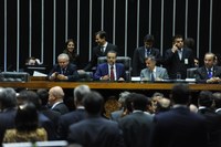 Câmara conclui votação da PEC que amplia repasses aos municípios