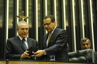 Câmara homenageia constituintes e colaboradores com entrega da medalha Assembleia Nacional Constituinte