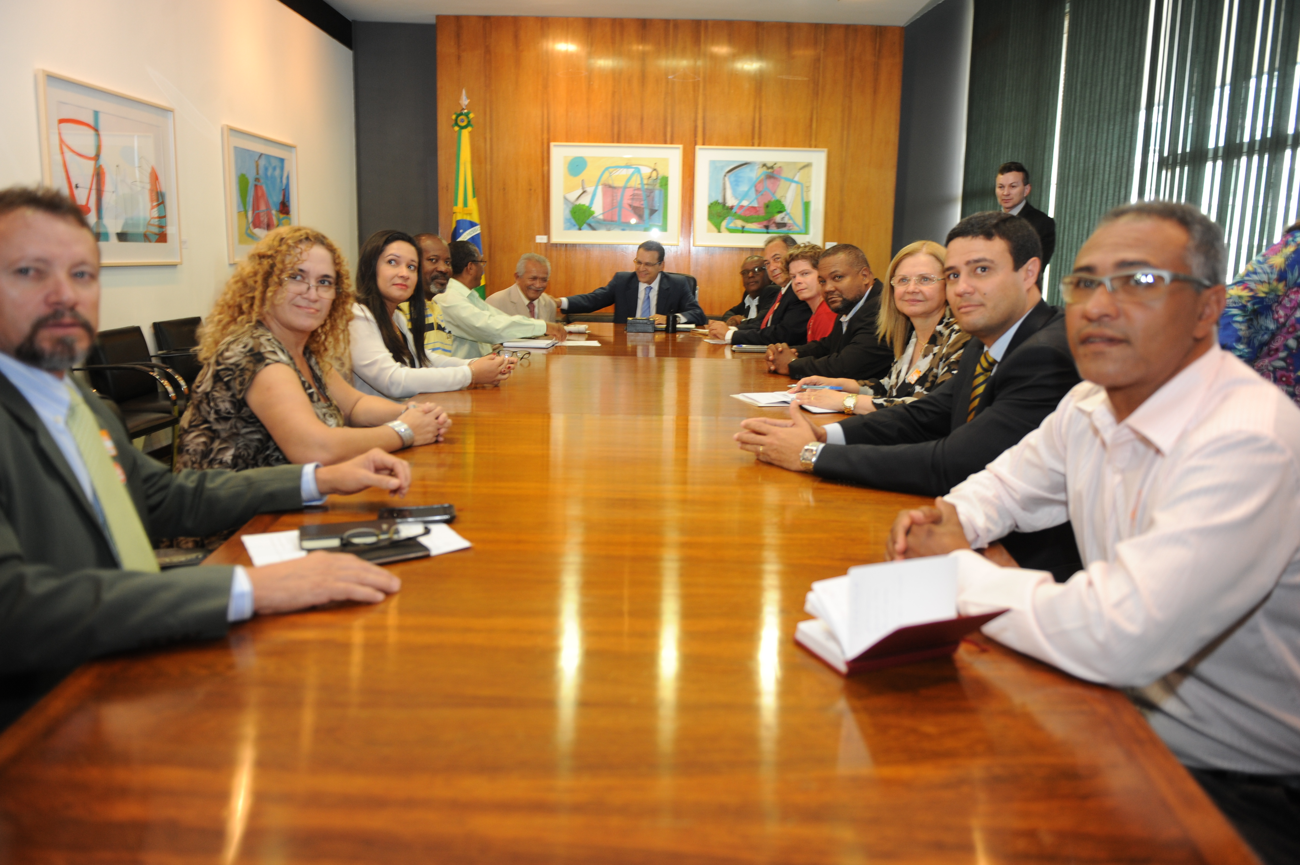 Entidades apresentam a Henrique Alves pauta sindical para 2014