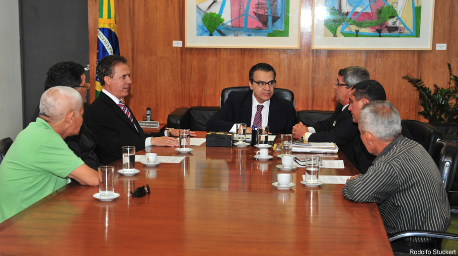 Garçons pedem aprovação de aposentadoria especial para a categoria