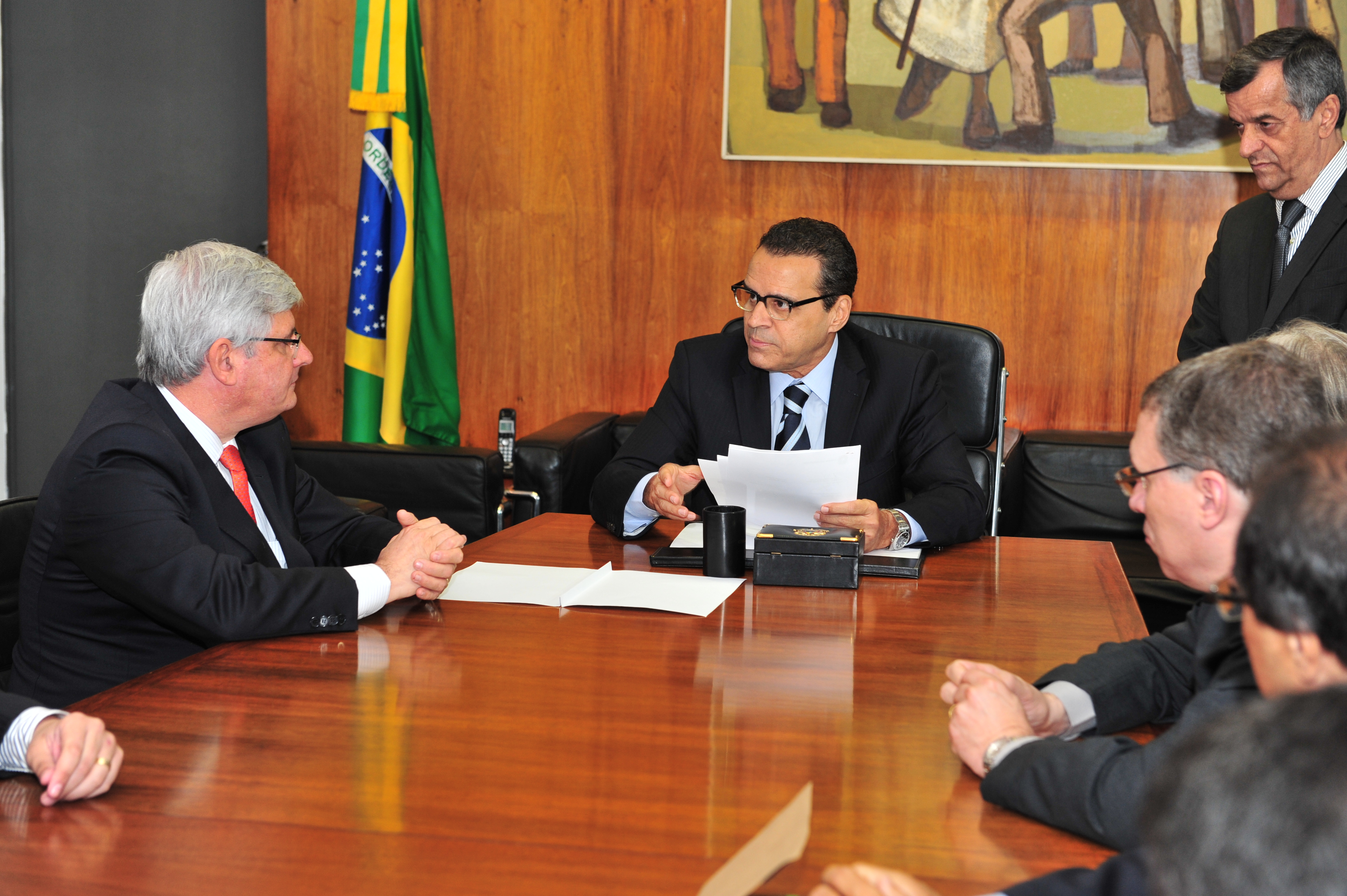 Henrique Alves discutirá com líderes votação de propostas reivindicadas pelo novo procurador-geral da República
