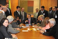 Henrique Alves diz que vai votar propostas de interesse de aposentados