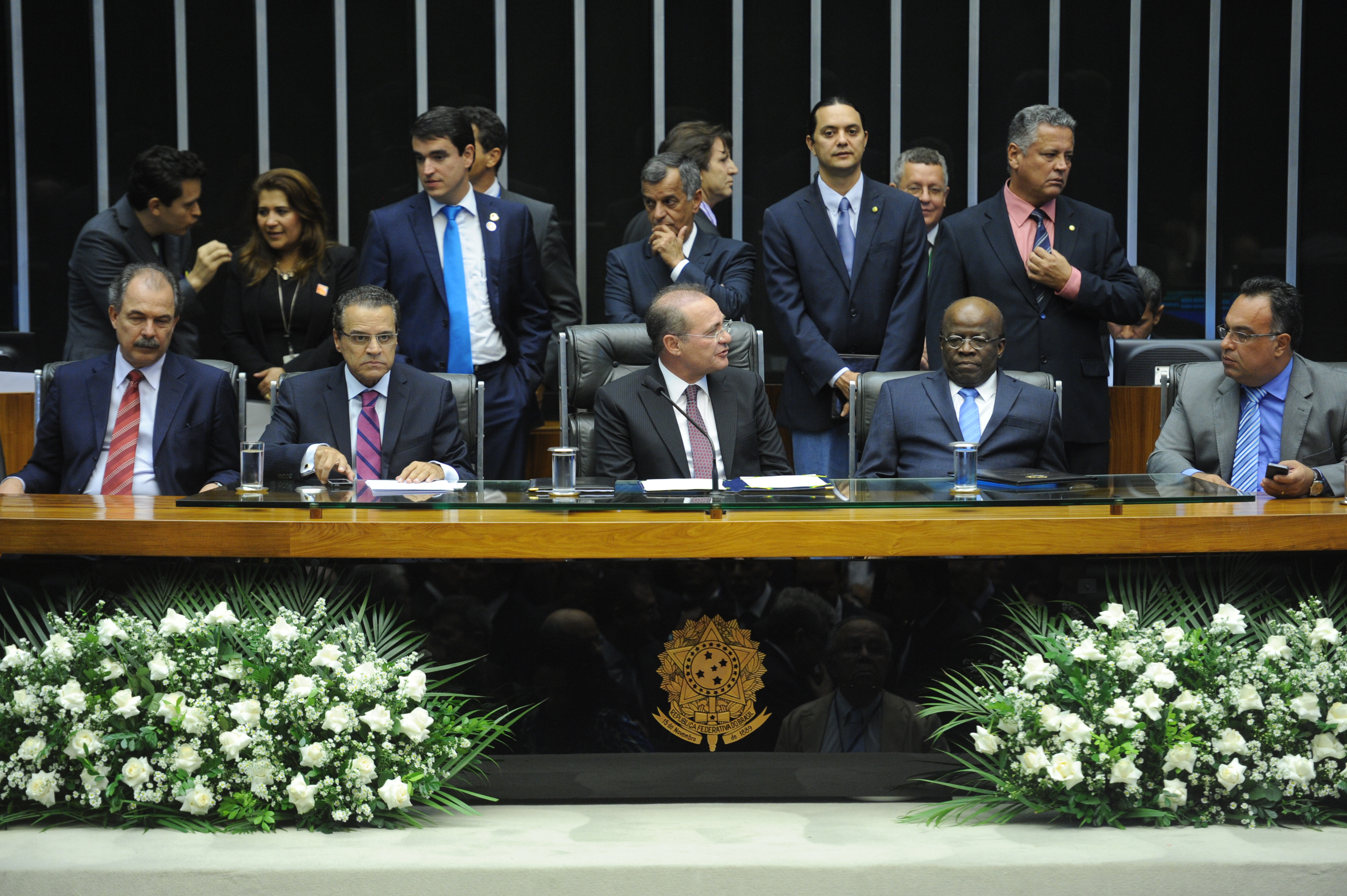 Alves nega que Congresso elabore pauta-bomba em ano eleitoral