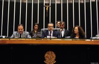 Henrique Alves negocia acordo para votação de redução de jornada de enfermeiros