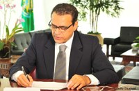Henrique Eduardo Alves assume Presidência da República interinamente