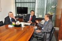 Henrique Eduardo Alves recebe ministros da Agricultura e de Energia