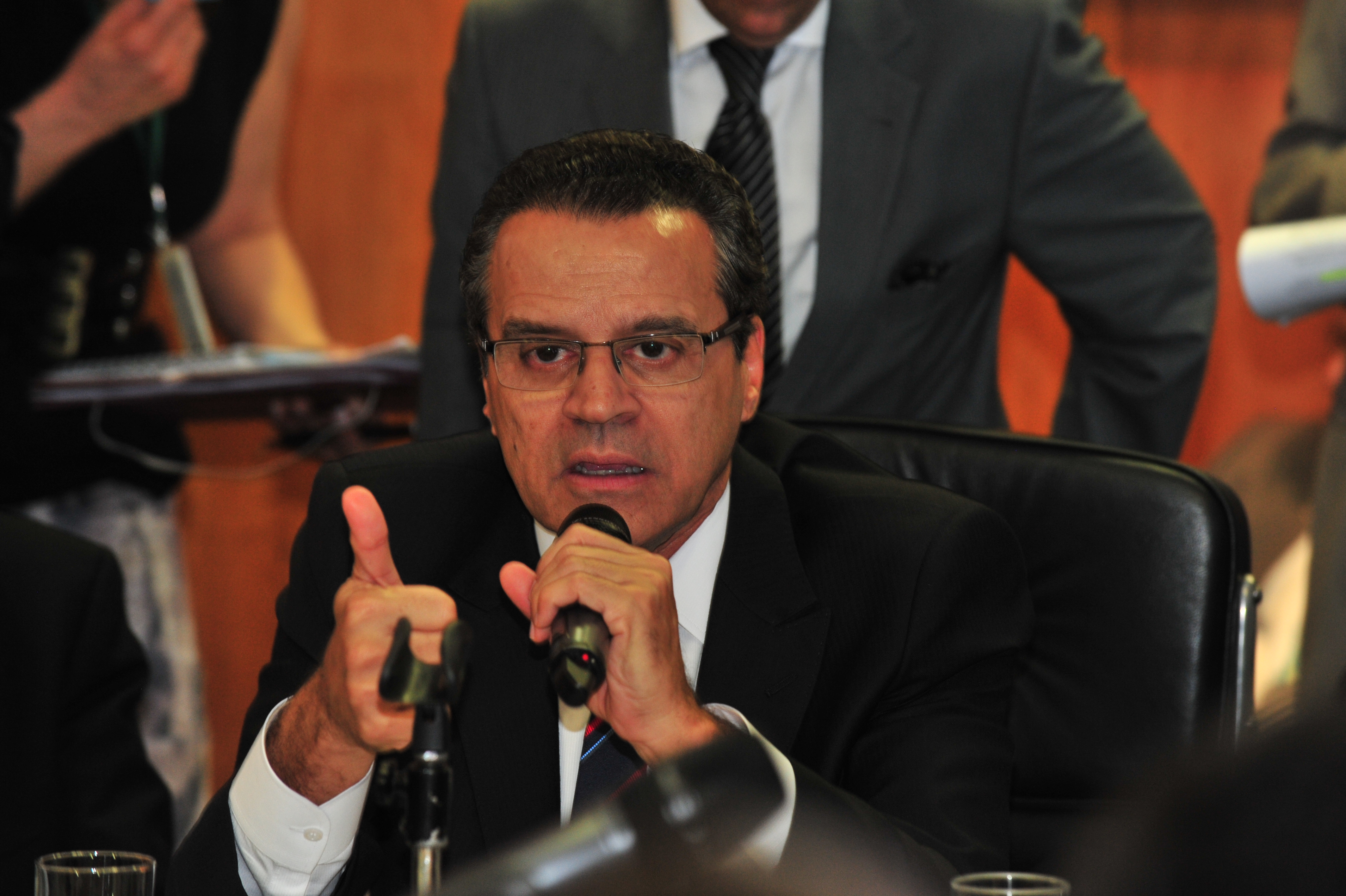 Líderes respondem às ruas com votação de PEC 37 e recursos para educação