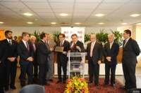 OAB apresenta agenda legislativa para 2014 e homenageia presidente da Câmara