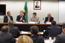 Para Alves, presença do ministro em comissão “engrandece o Legislativo”