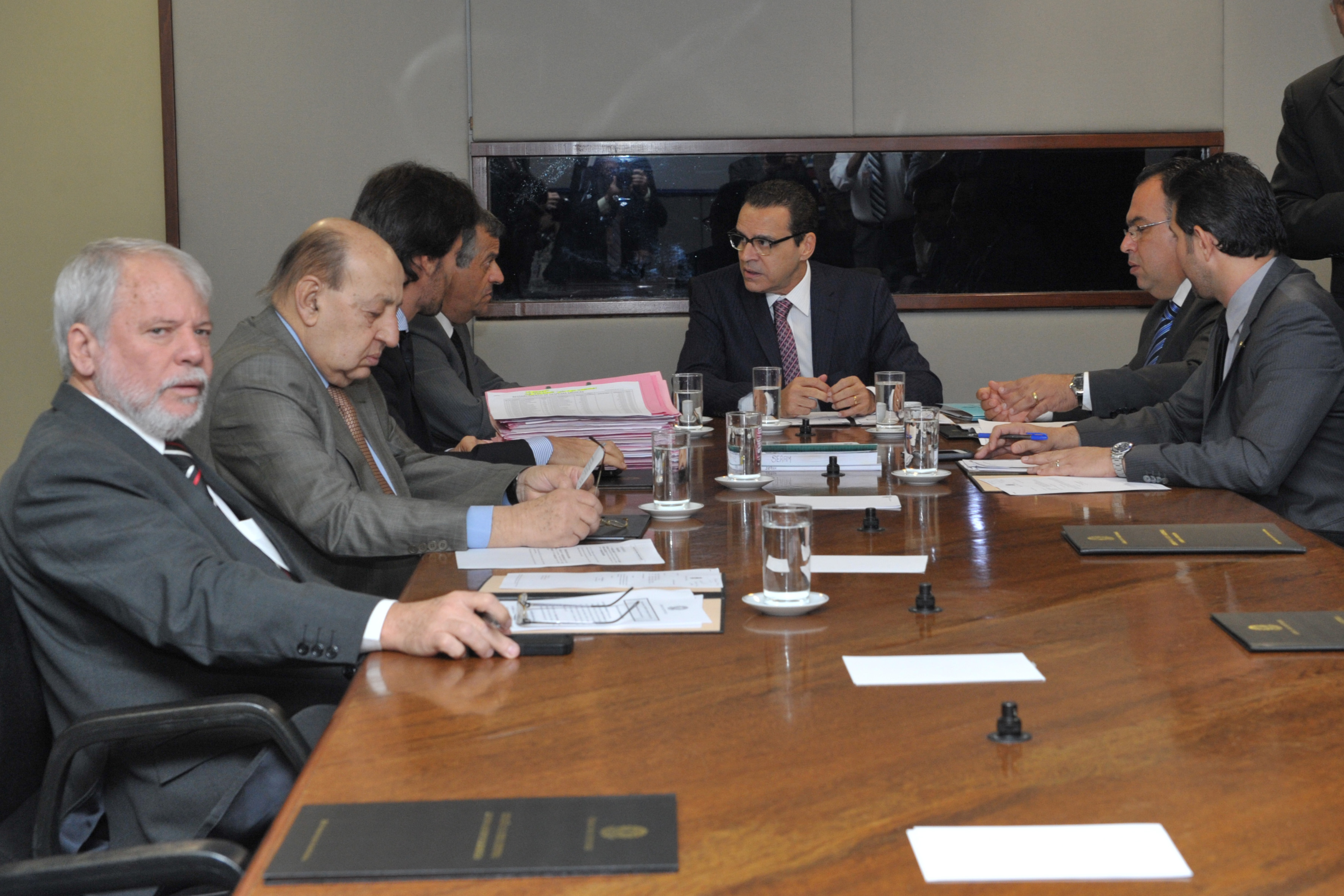 Pedido de vista adia abertura de processo contra José Genoíno