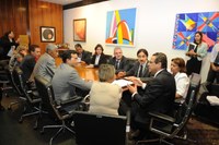 Piso de agentes de saúde será votado assim que pauta for destrancada, diz Alves