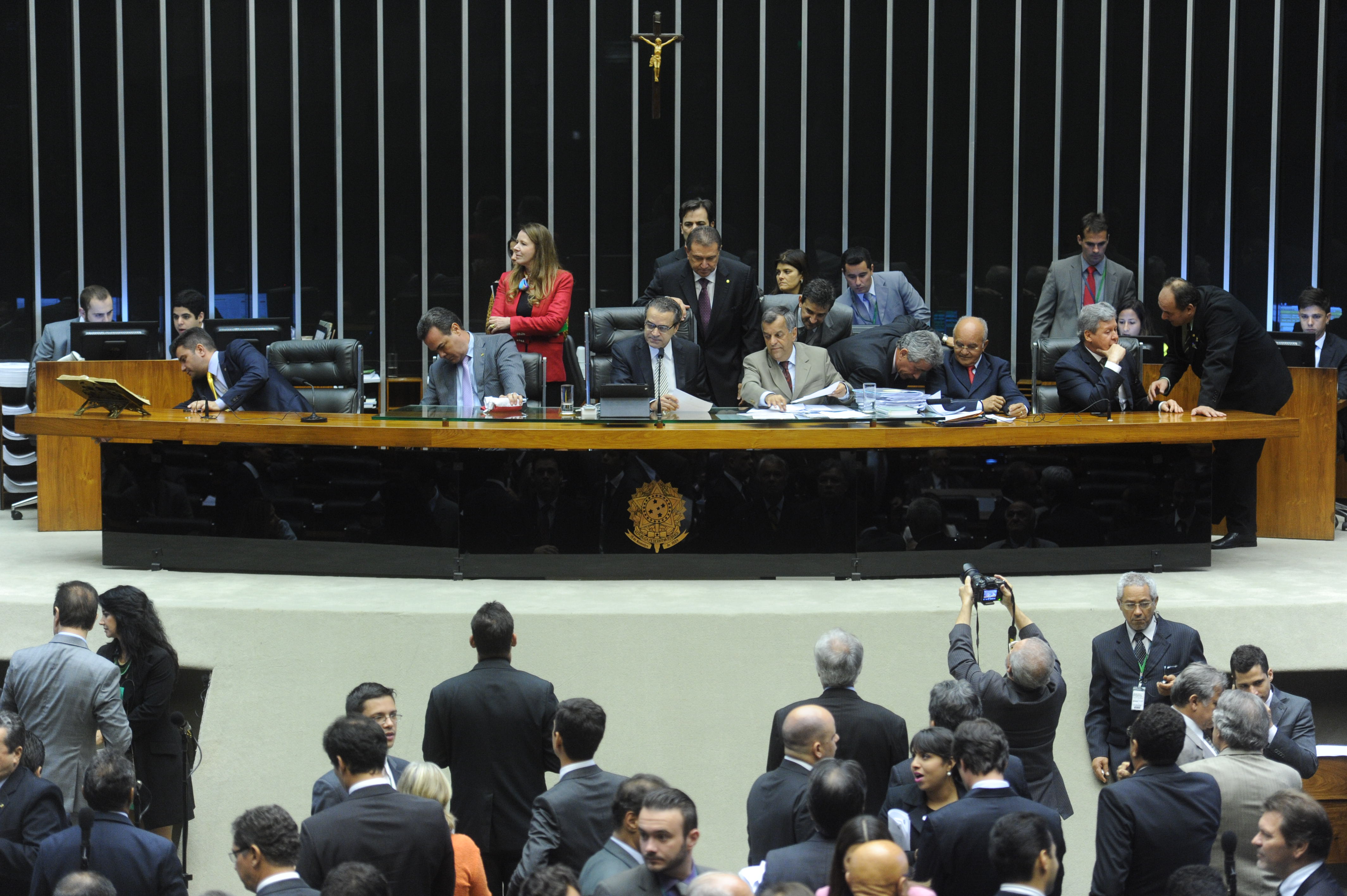 Plenário aprovou 12 projetos em esforço concentrado pré-Copa