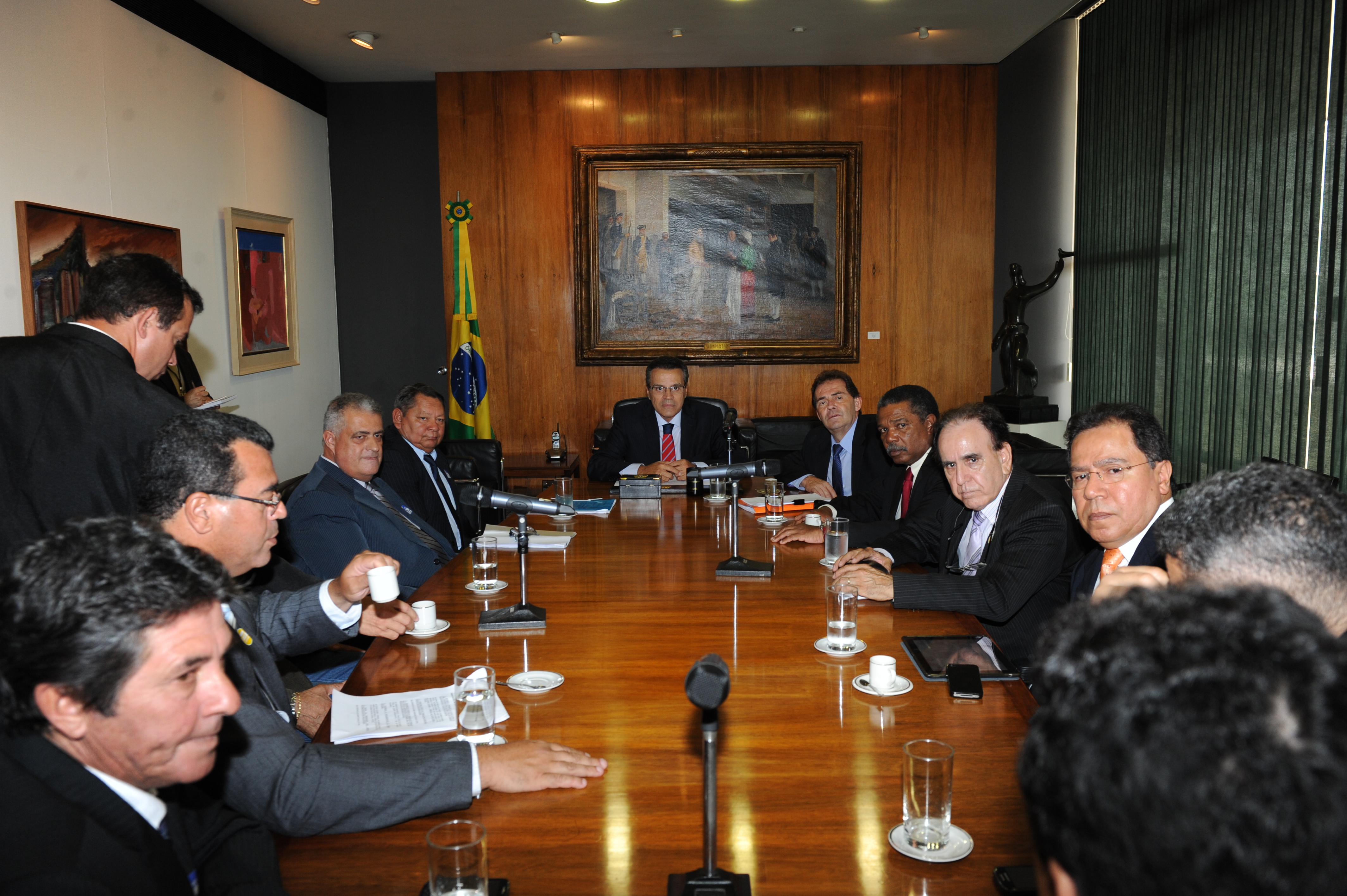 Presidente busca diálogo para evitar crise nos portos